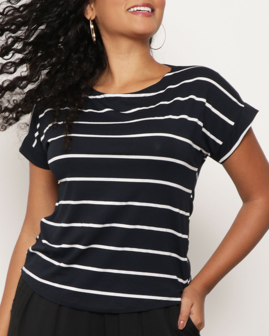 Blusa Feminina Listrada Manga Morcego Preta