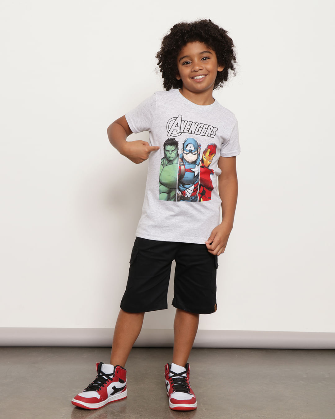Camiseta Infantil Manga Curta Os Vingadores + Brinde Pião Cinza