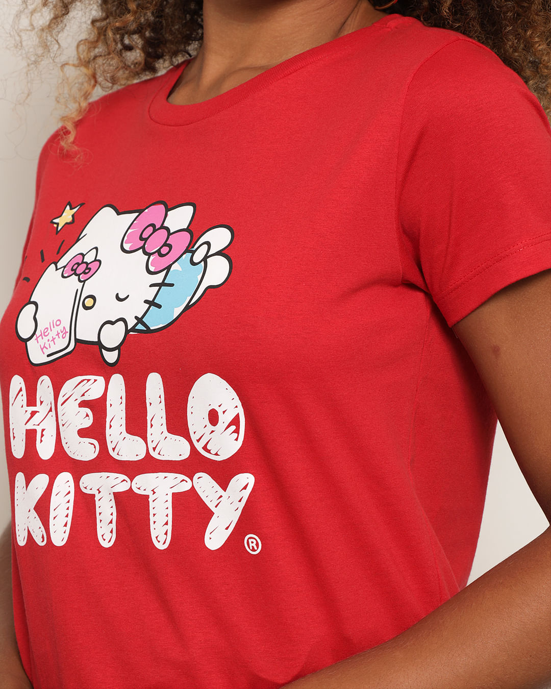 قميص هيلو كيتي  Roupas vermelhas e pretas, Roupa da hello kitty, Camisas  sensuais