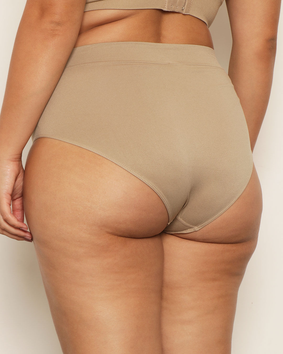 SPANX Calcinha de cintura alta bege - Esdemarca Loja moda