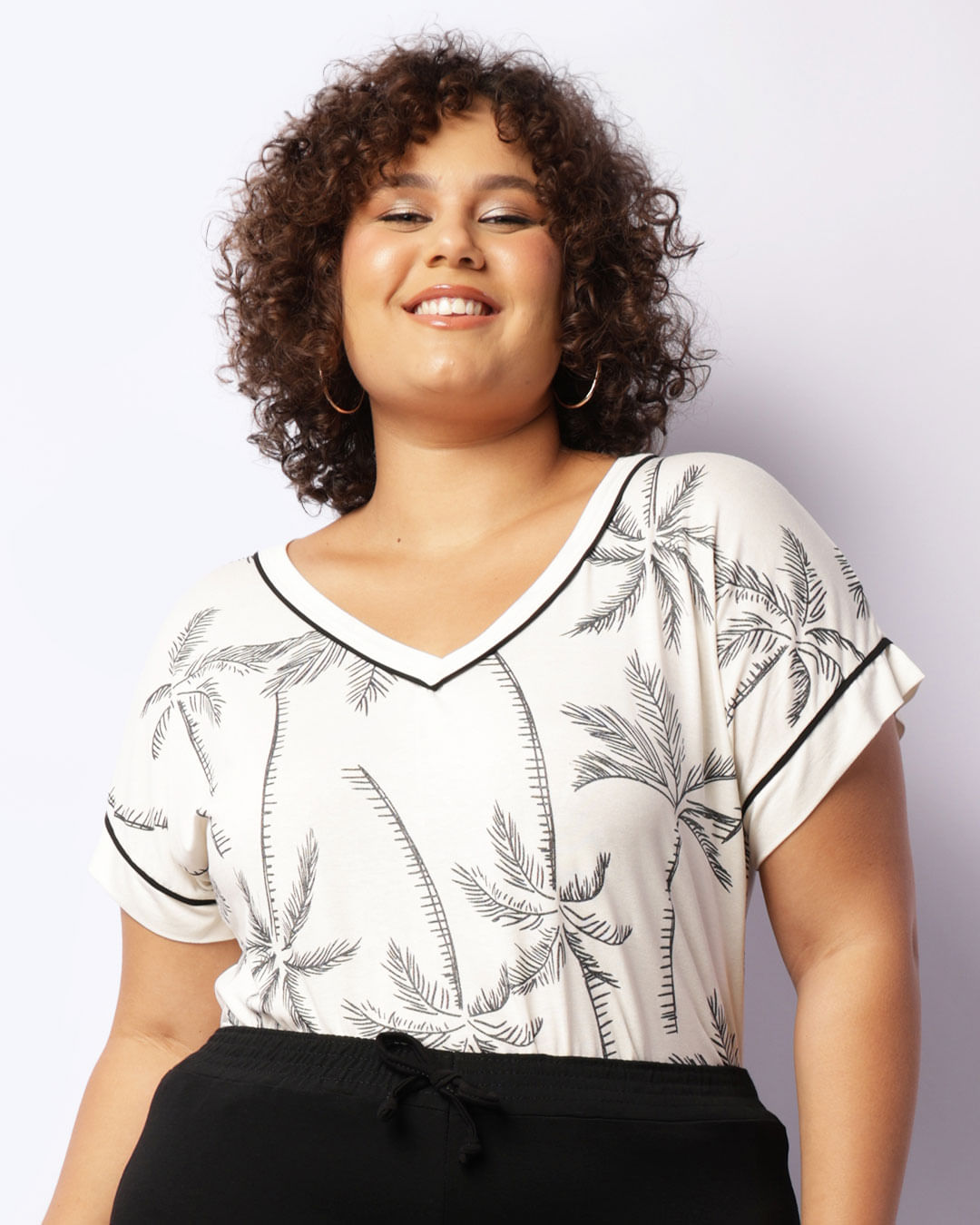 Blusa Plus Size Feminina Estampa Frontal Off White