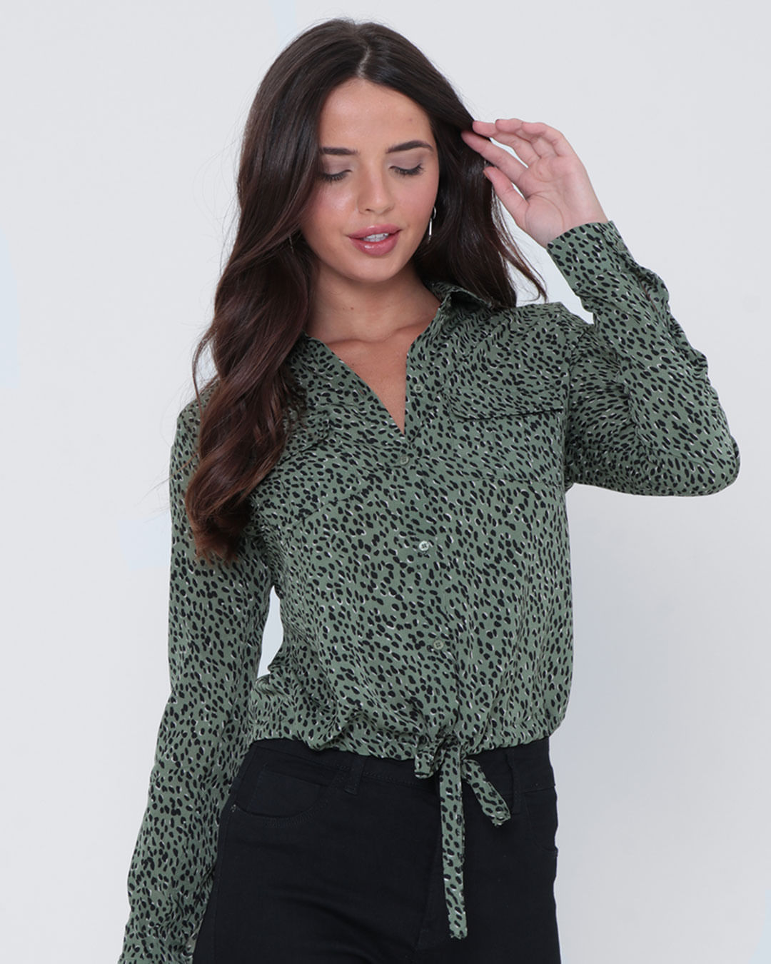 Camisa Feminina Amarração Estampada Bolsos Verde