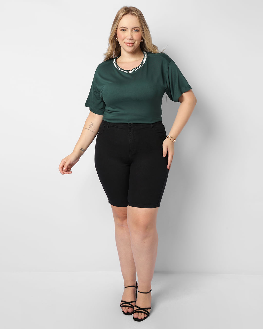 Bermuda Feminina Sarja Plus Size Cintura Alta Preta