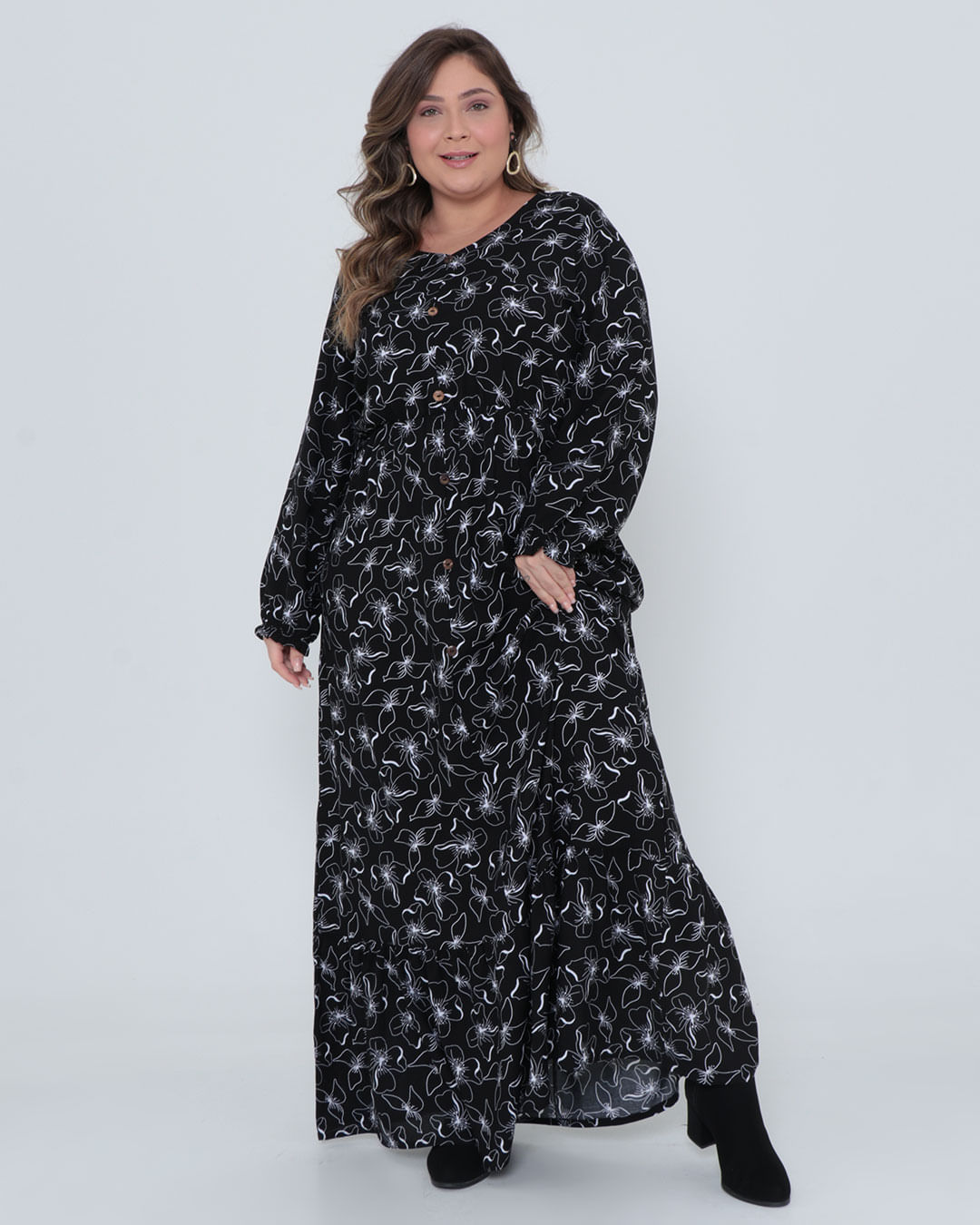 Vestido Longo Plus Size Floral Manga Longa Preto
