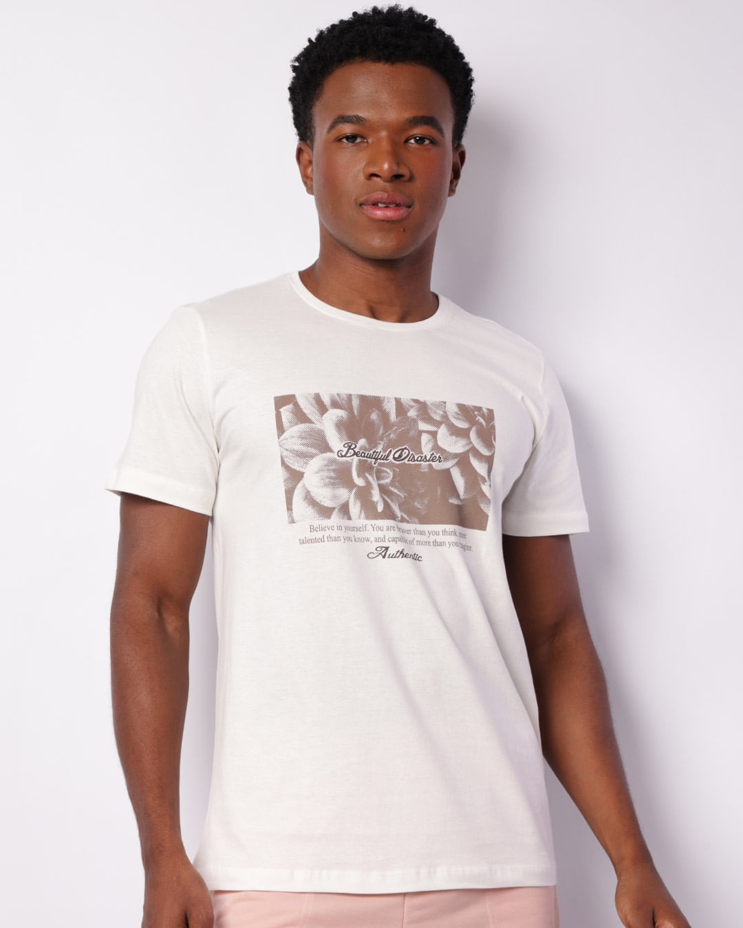 Camiseta Masculina Estampa Frontal Manga Curta Off White