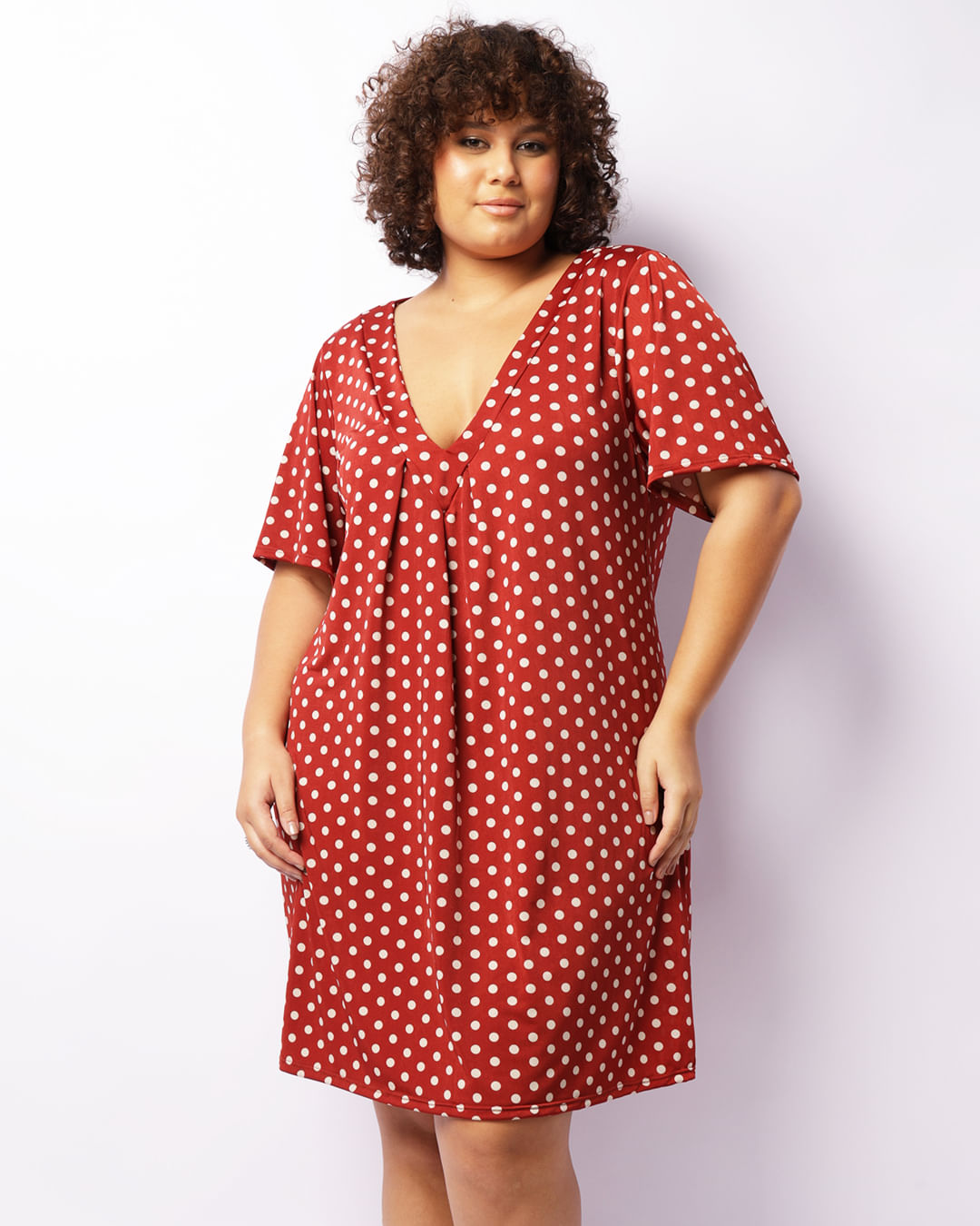 Camisola Plus Size Feminino Decote V Estampa Poá Vermelho