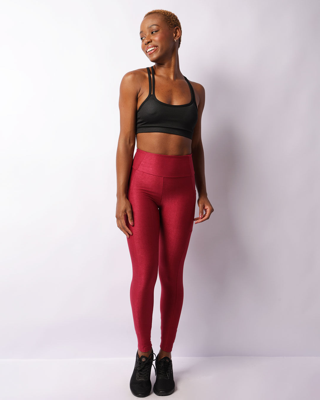 Calça Legging Feminina Fitness Com Bolso Recortes Vinho