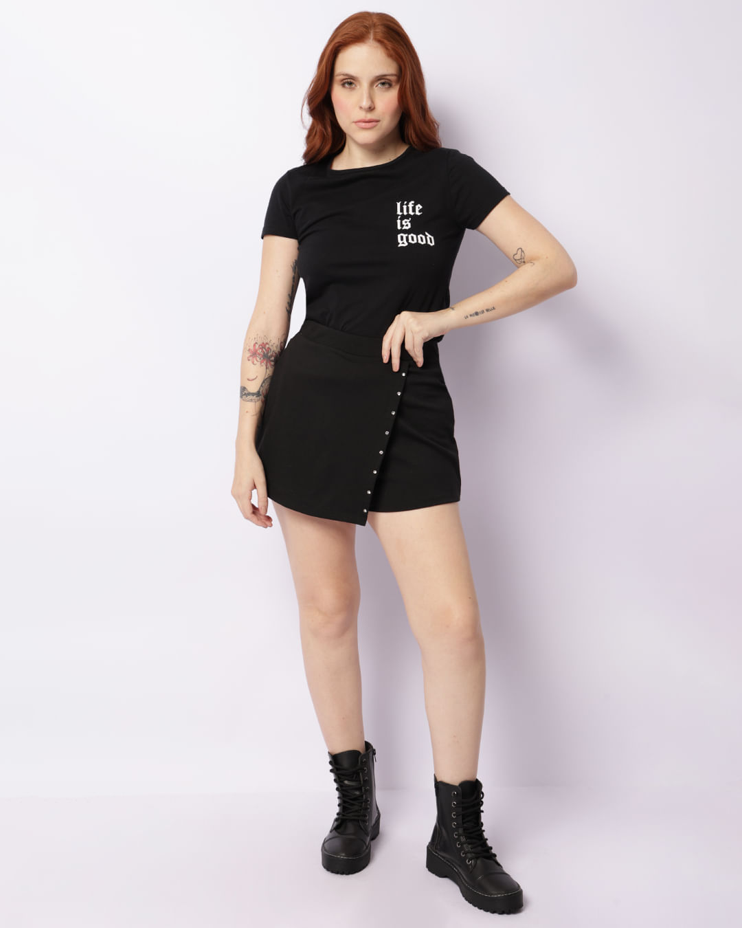 Short Saia Feminino Curto Com Aplicação Frontal De Brilho Preto