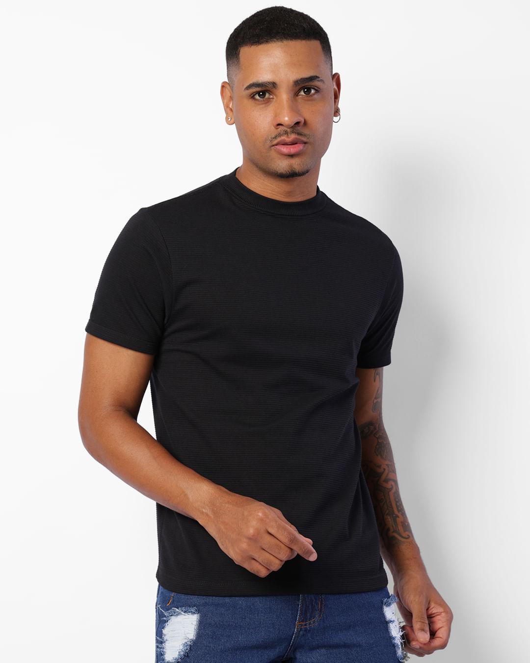 Camiseta Masculina Texturizada Gola Alta Manga Curta Preto
