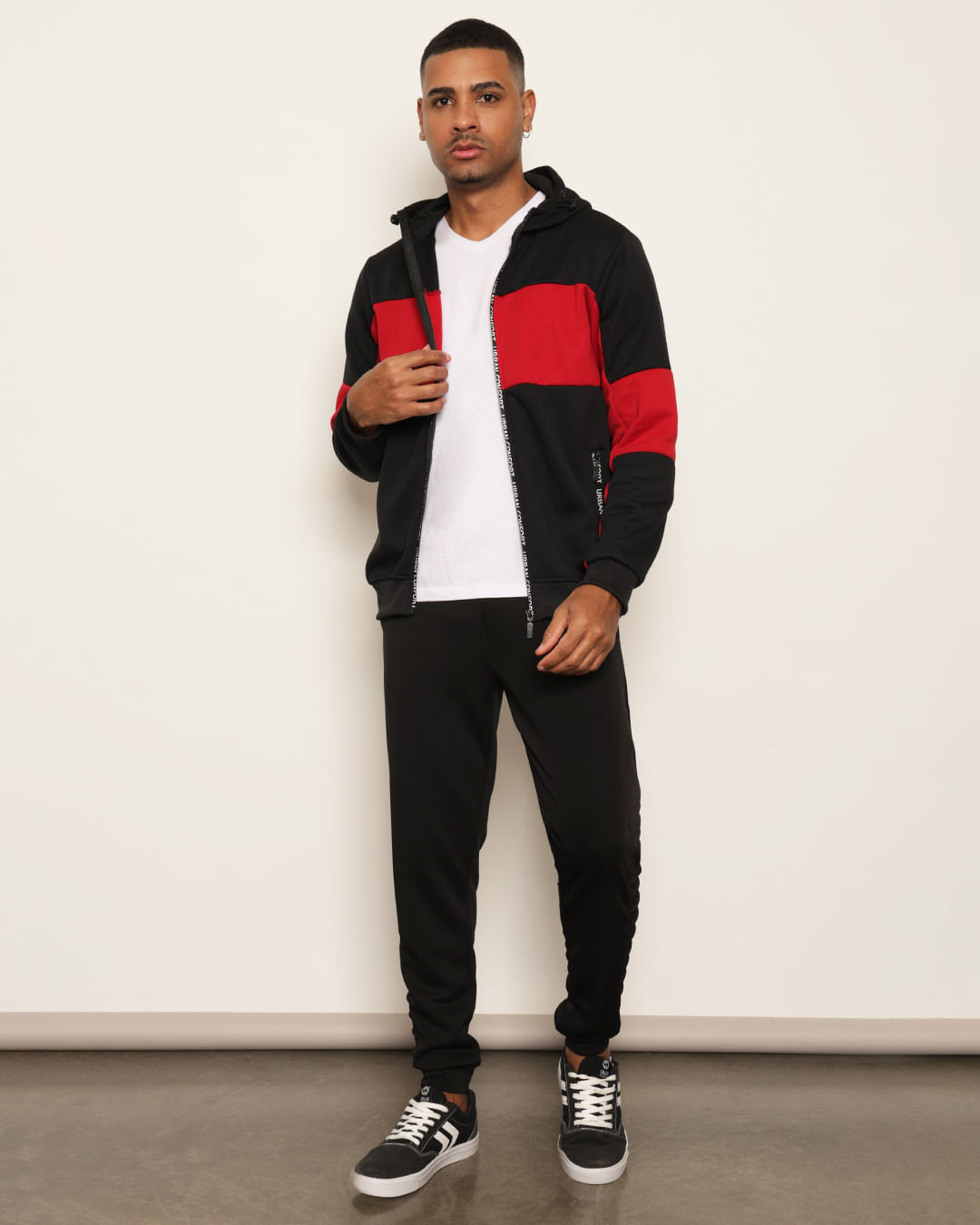 Calça Masculina Helanca Com Recortes Preta