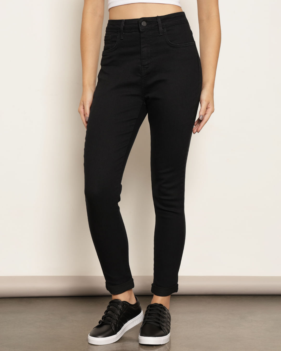 Calça Jeans Feminina Cigarrete Barra Dobrada Preta