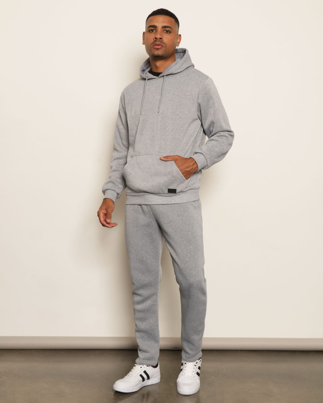 Calça Moletom Masculina Reta Peluciada Com Bolsos Cinza