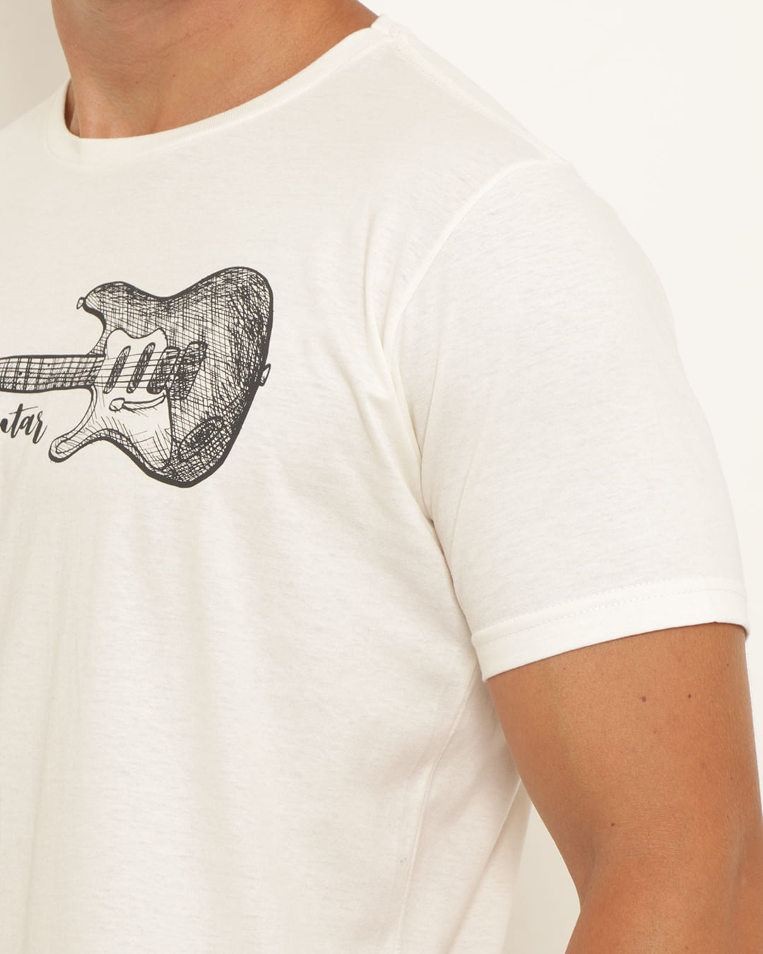 Camiseta Masculina Estampa Guitarra Manga Curta Off White