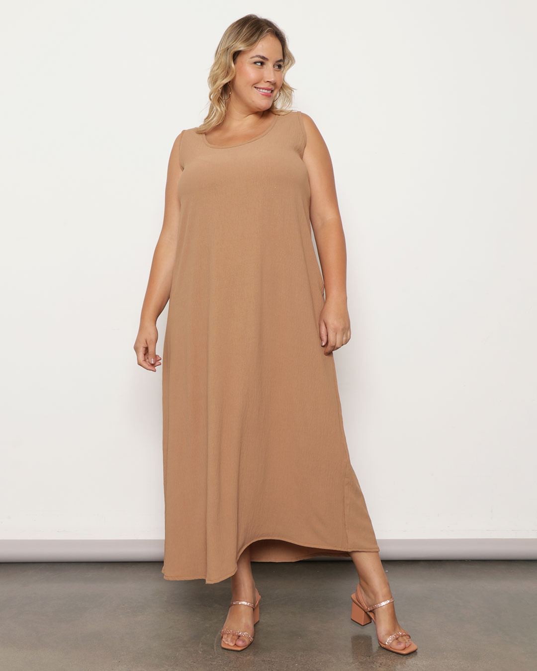 Vestido Plus Size Feminino Longo Duna Bege