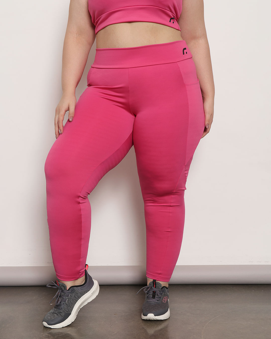 Calça Legging Plus Size Feminina Com Recortes Fitter Rosa