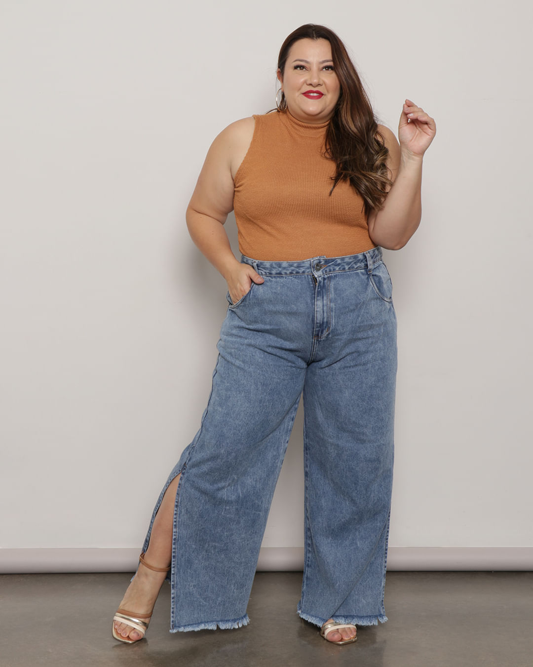 Calça Jeans Plus Size Feminina Wide Leg Fenda Azul
