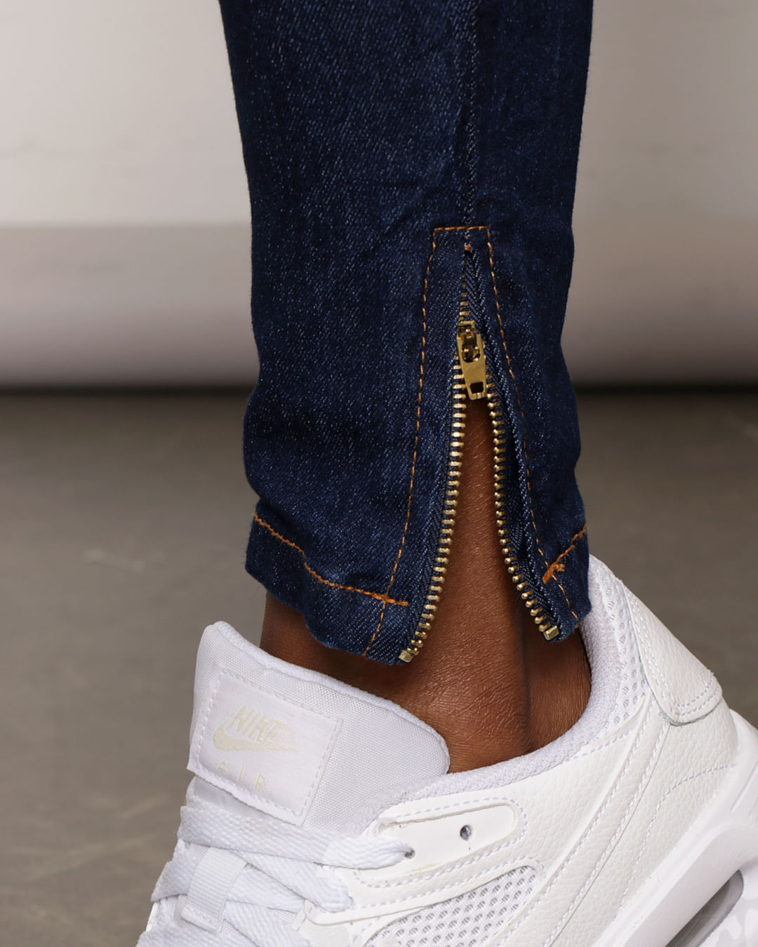 Calça Feminina CalÃ§a Jeans Ziper Barra Calça Jeans Skinny Com