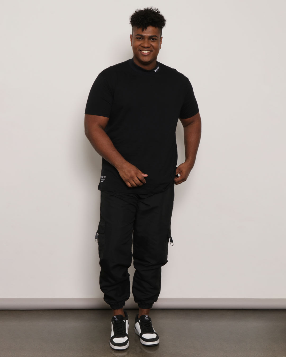 Calça Plus Size Masculina Jogger Bolso Cargo Com Faixa Preta