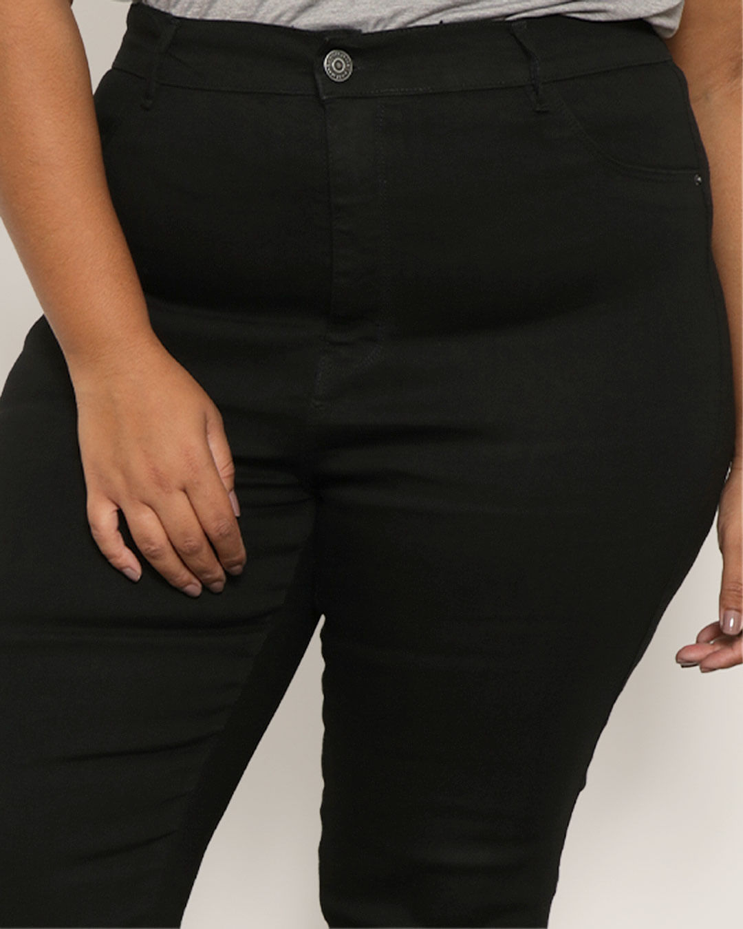 Calça Jeans Feminina Plus Size Vizzy Skinny Preta