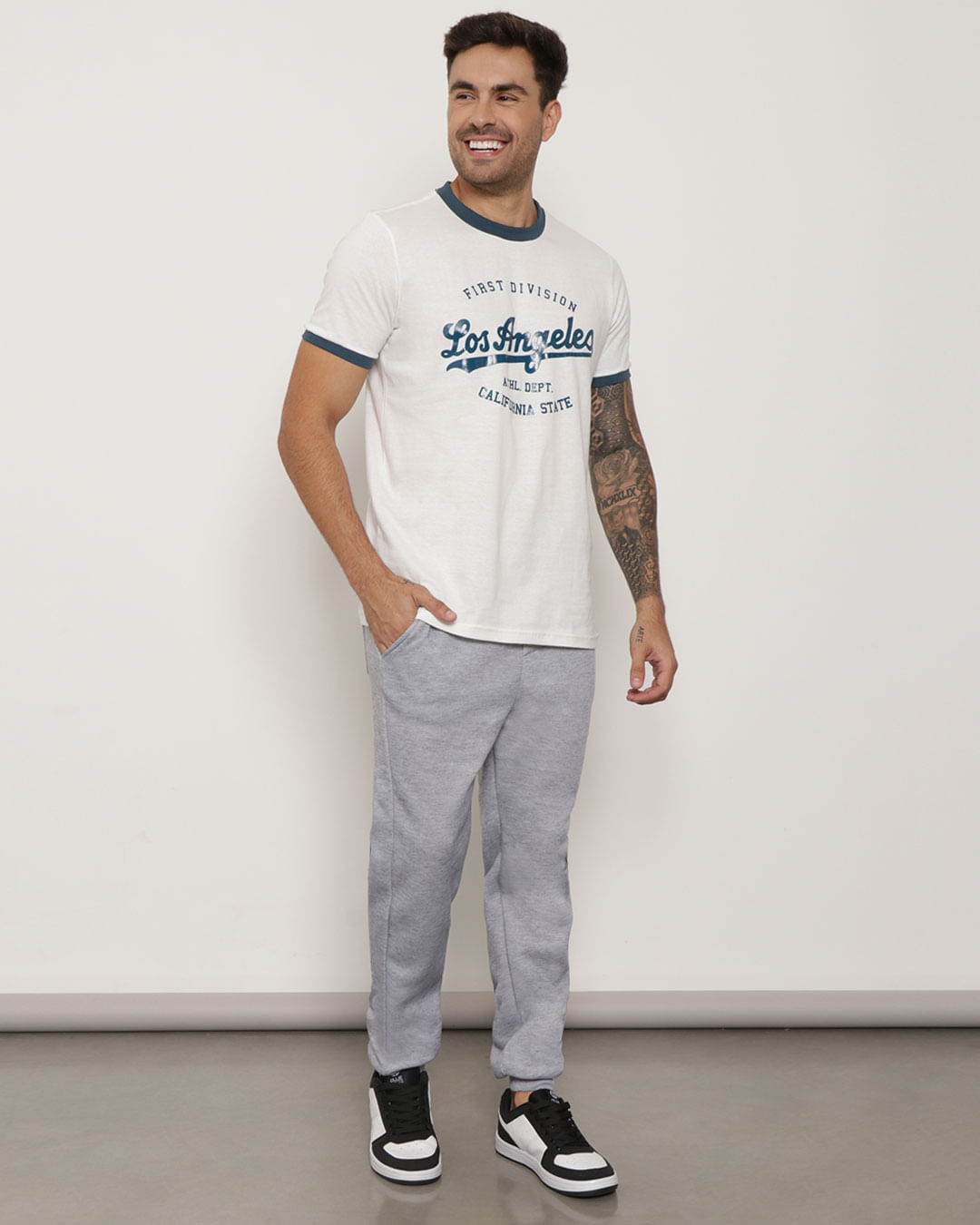 Calça Moletom Masculina Jogger Estampa Na Barra Cinza