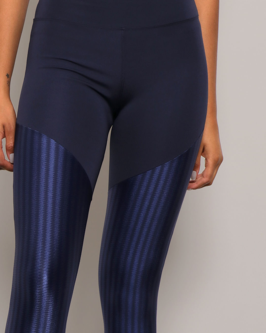 Calça Legging Feminina Fitness Com Recortes Azul