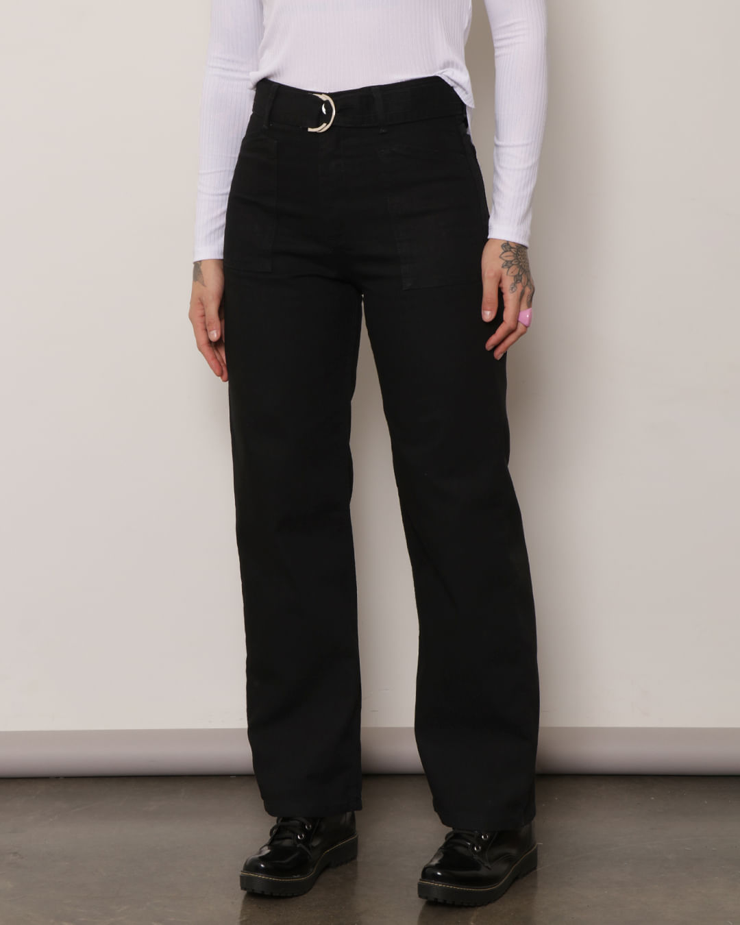 Calça Jeans Color Feminina Com Cinto Reta Preta