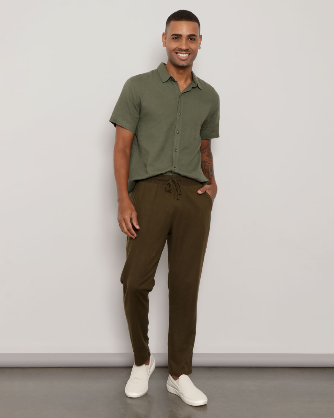 Calça Masculina Linho Reta Com Cordão Verde