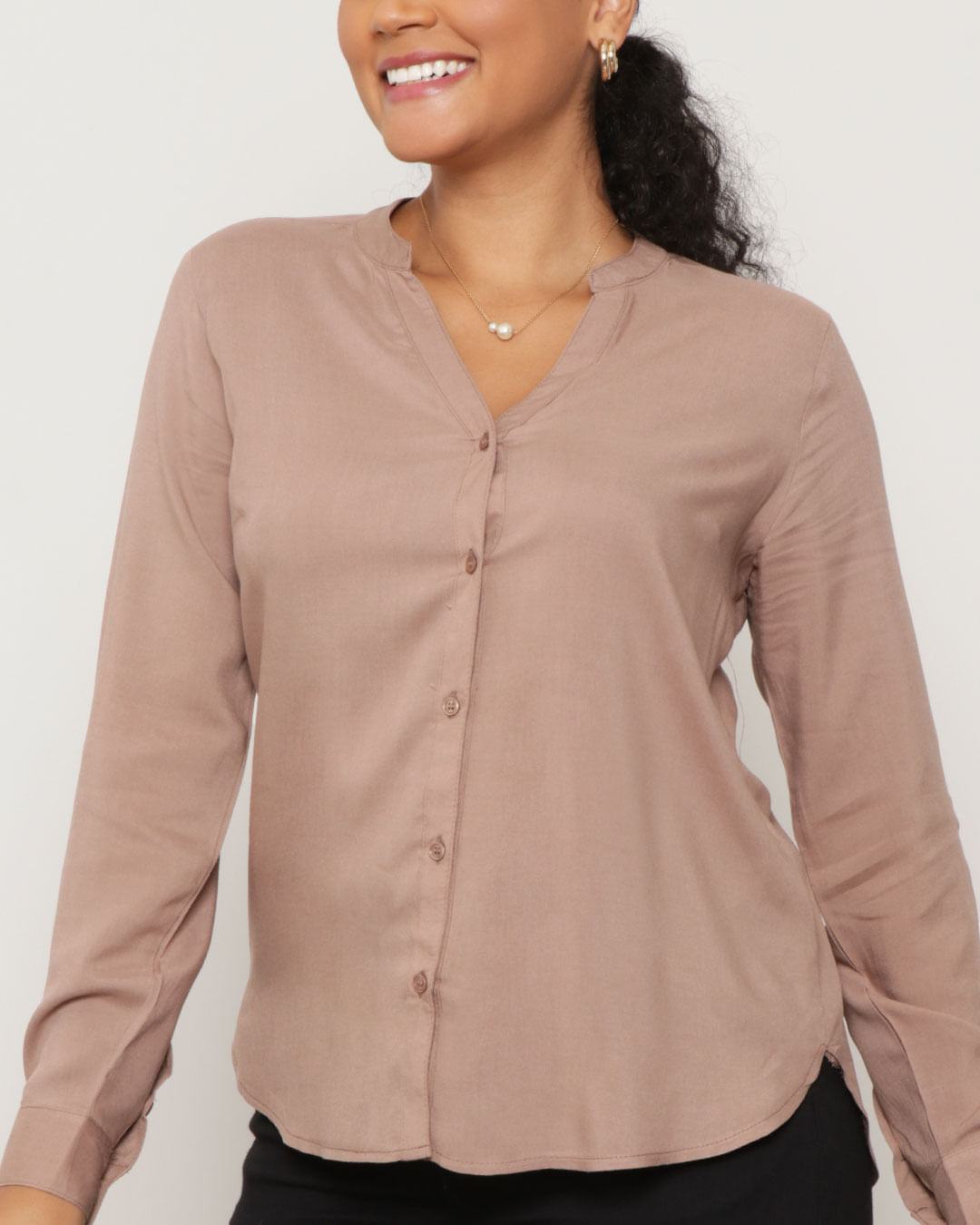 Camisa Feminina Gola Padre Berry Lisa Viscose Marrom