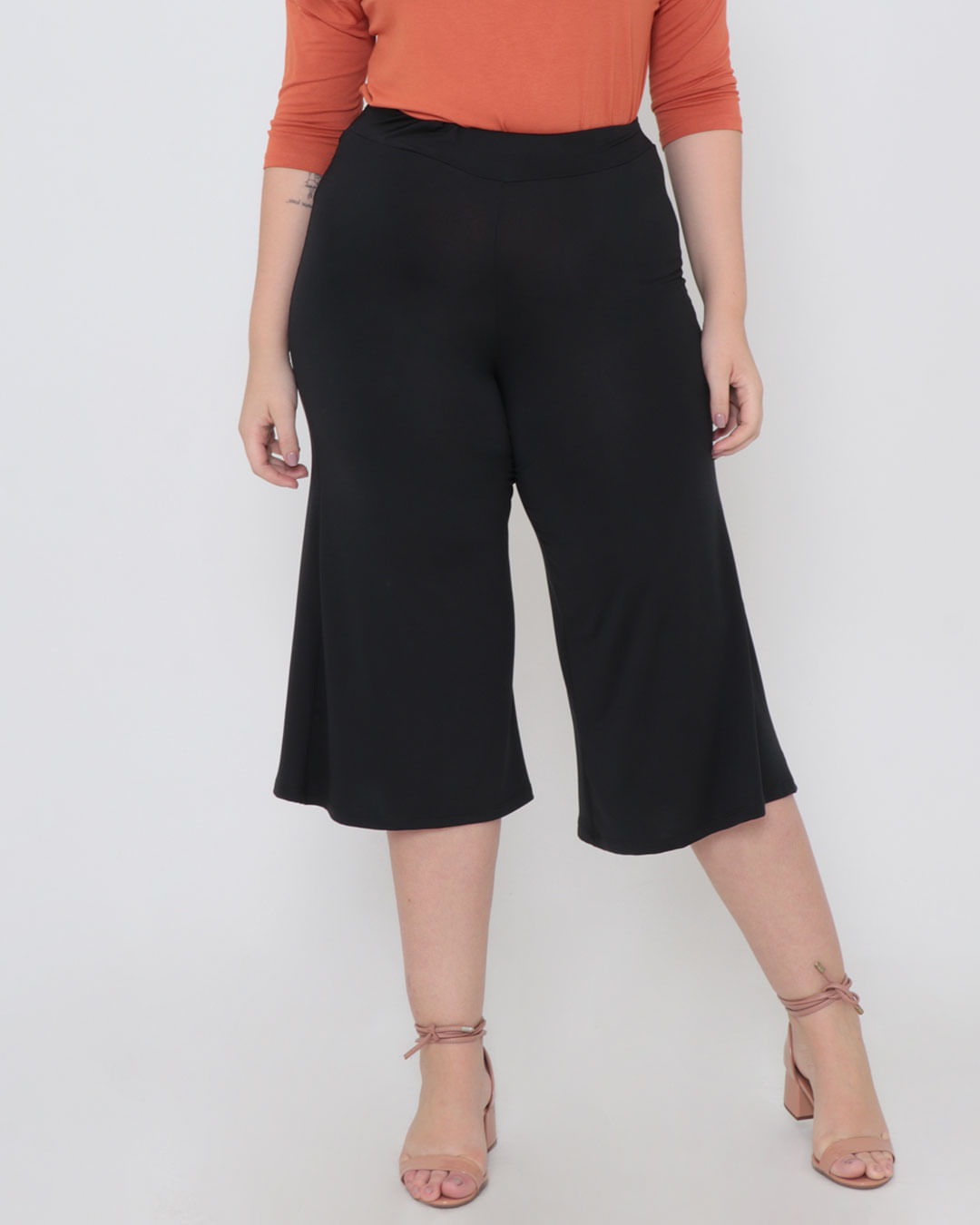 Calça Pantacourt Feminina Plus Size Preta