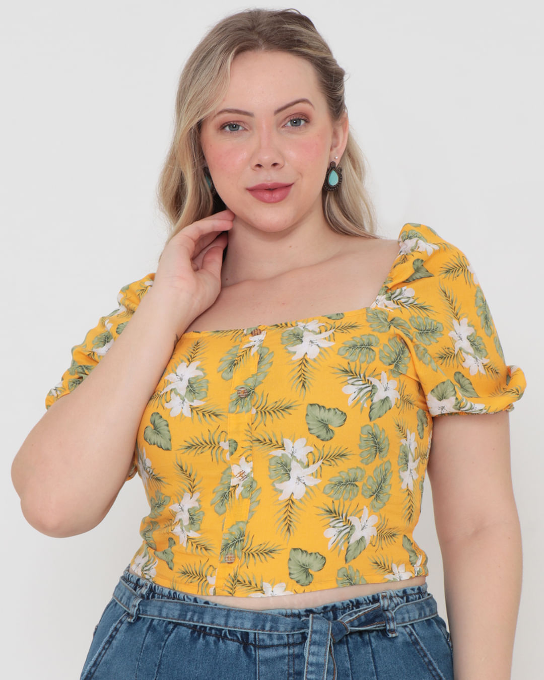 Blusa Plus Size Cropped Decote Quadrado Floral Amarela