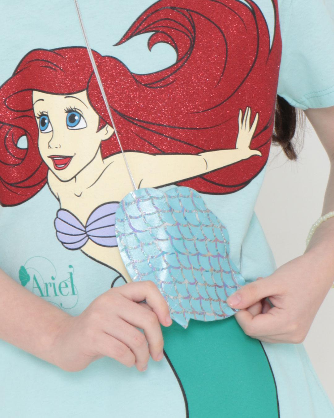 Blusa Infantil Com Brinde Bolsa Pequena Sereia Disney Verde