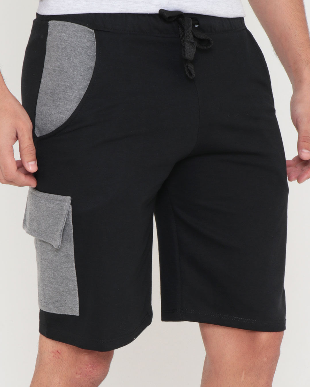 Bermuda Moletom Masculina Cargo Preta