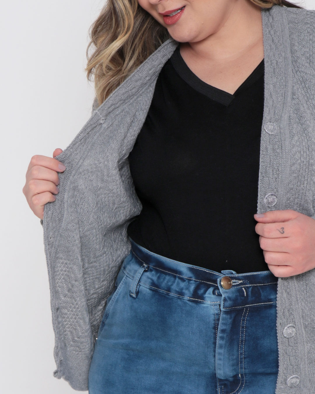 Cardigan Feminino Plus Size Tricô Cinza Médio | Lojas Torra