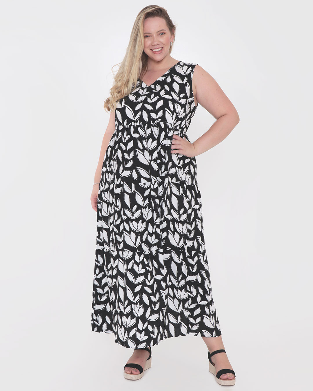 Vestido Plus Size Viscose Longo Folhagem Floral Preto Lojas Torra