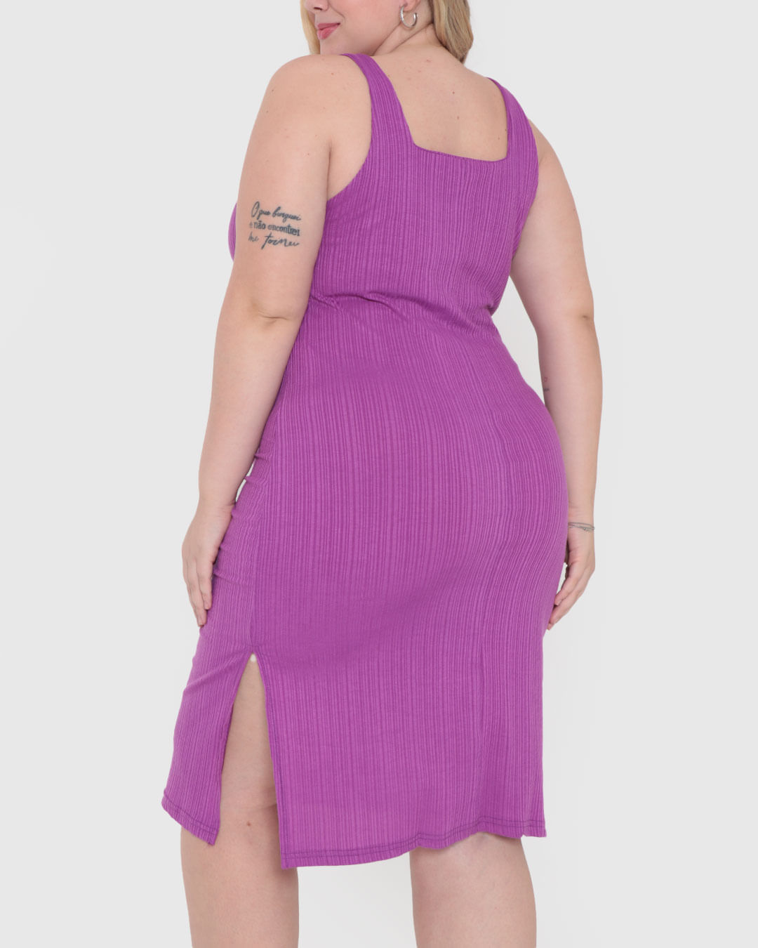 Vestido Plus Size Tubinho Canelado Roxo