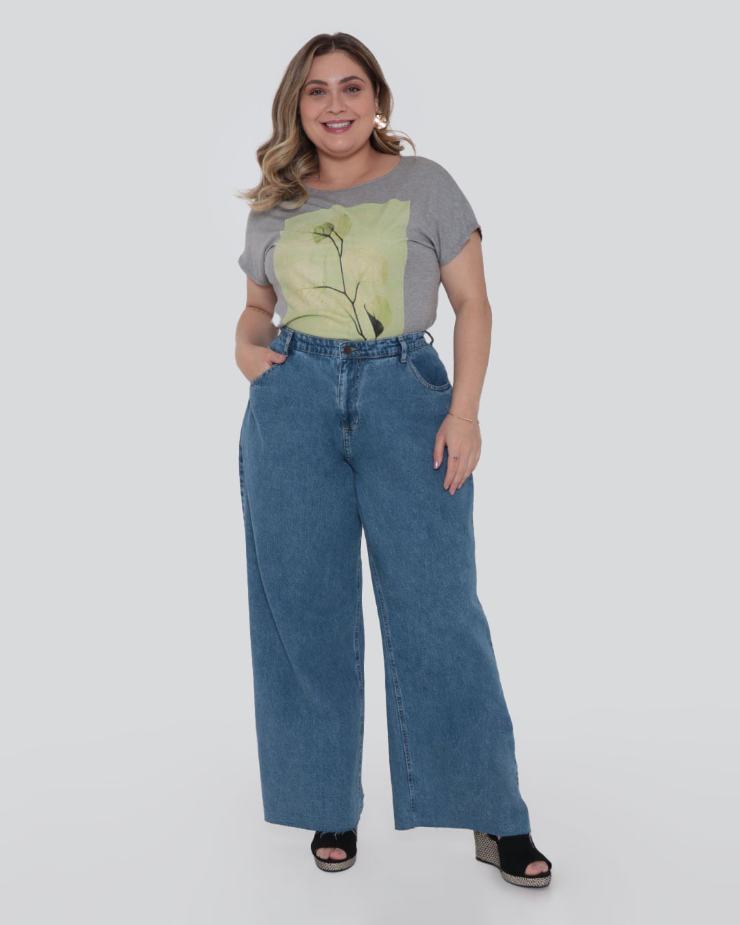 Calça Jeans Plus Size Feminina Pantalona Azul Claro Lojas Torra