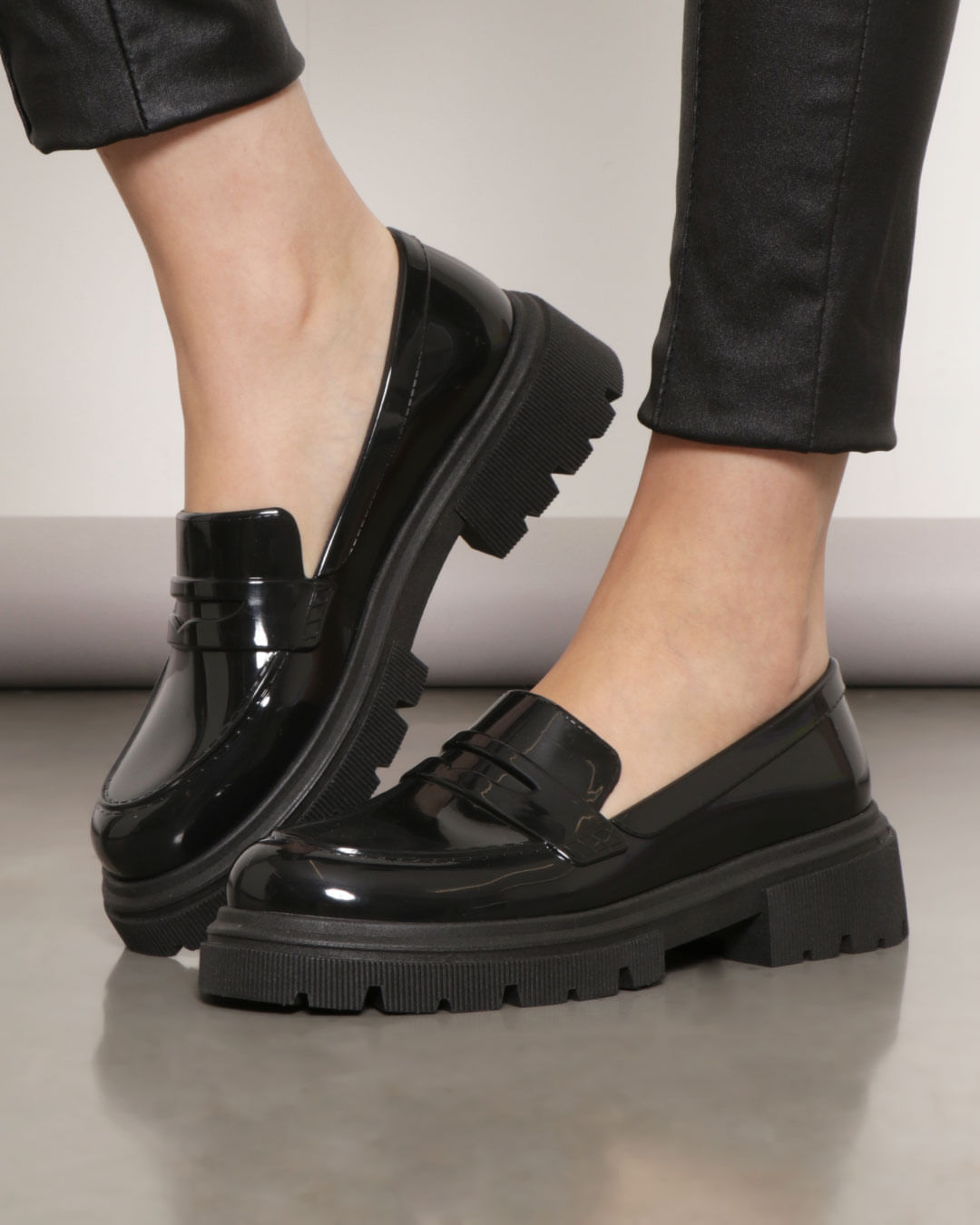 Mocassim Bebece Sapato Fechado Tratorado Sapato Mocassim Loafer Feminino  Tratorado Preto, image size:1080x1350