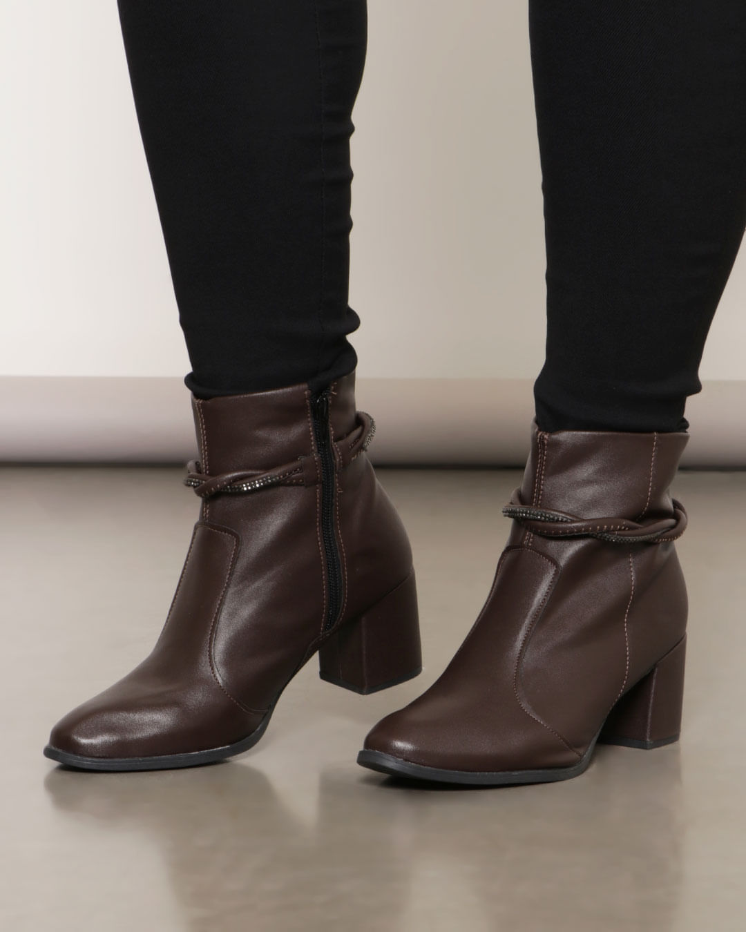 Bota Marrom Legue Com Bota Cano Curto Bota Feminina Salto Bloco Cano Curto  Marrom