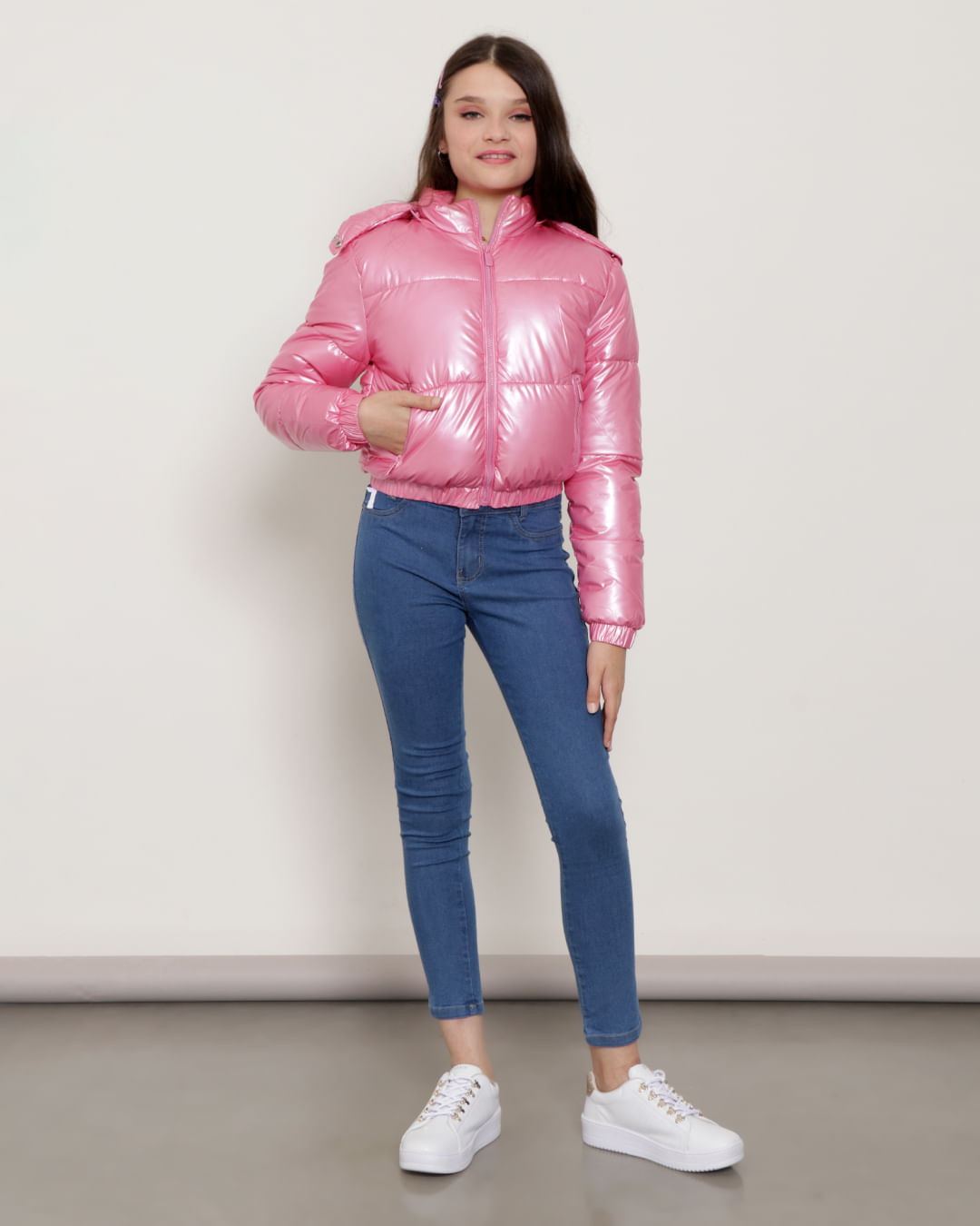 Jaqueta Puffer Juvenil Metalizada Com Capuz Rosa