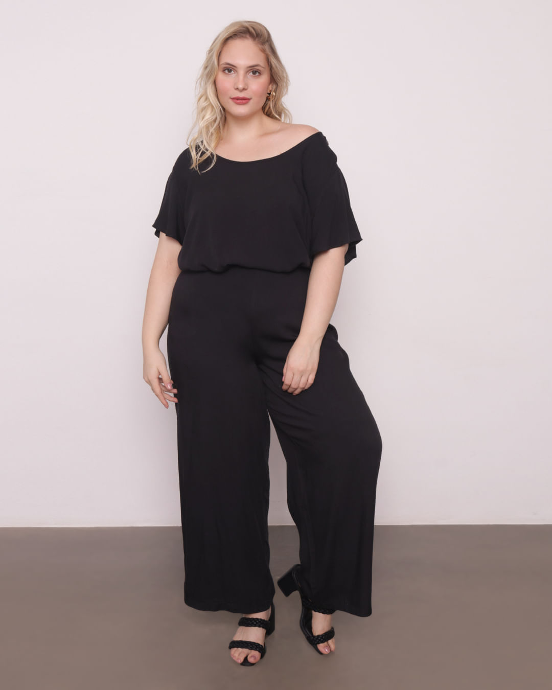Blusa Plus Size Feminina Com Botões Viscose Preta