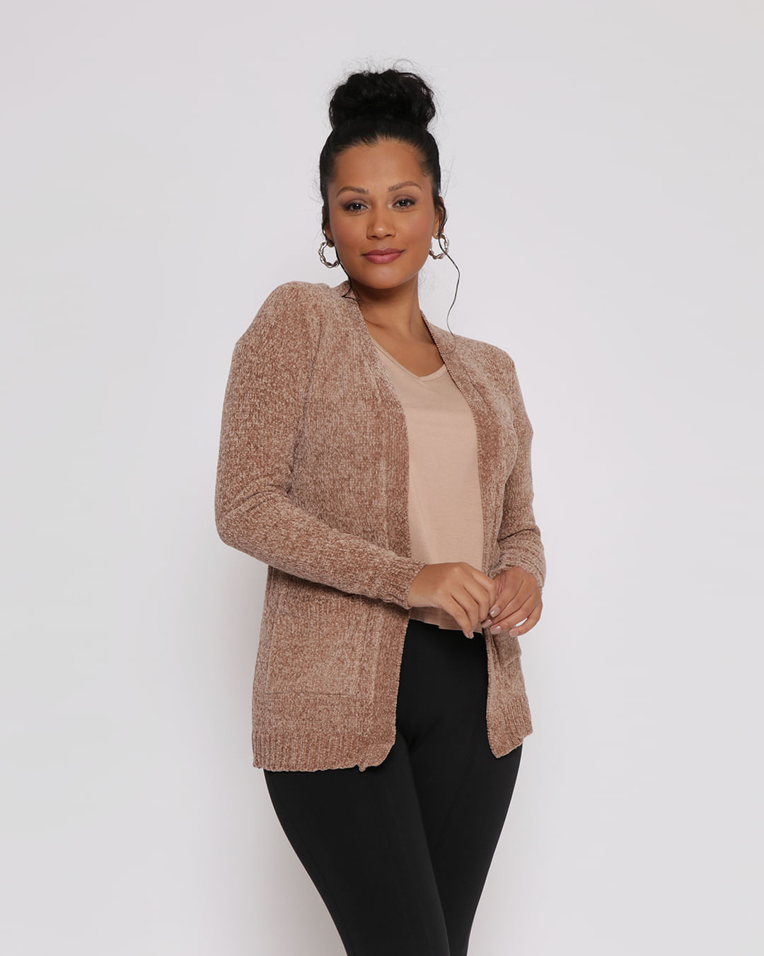 Cardigan Feminino Chenille Manga Longa Com Bolsos Bege