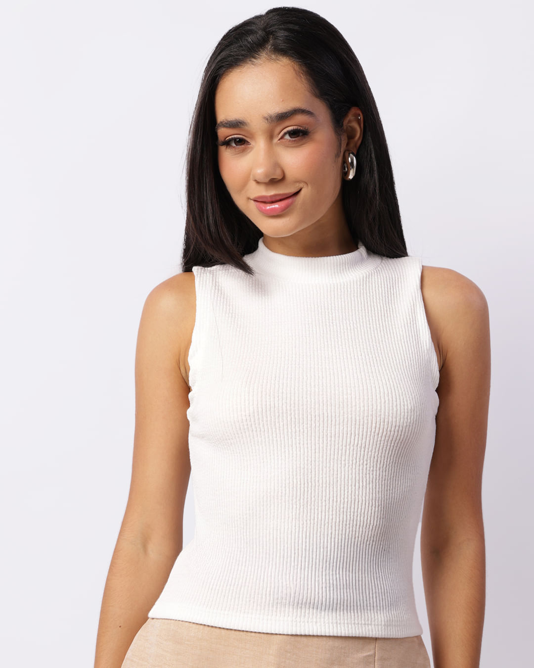 Regata Feminina Cropped Texturizada Gola Alta Off White
