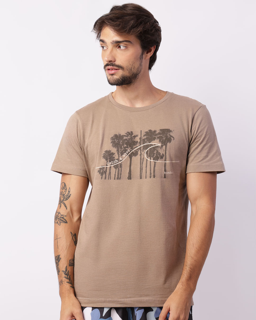 Camiseta Masculina Manga Curta Estampada Bege
