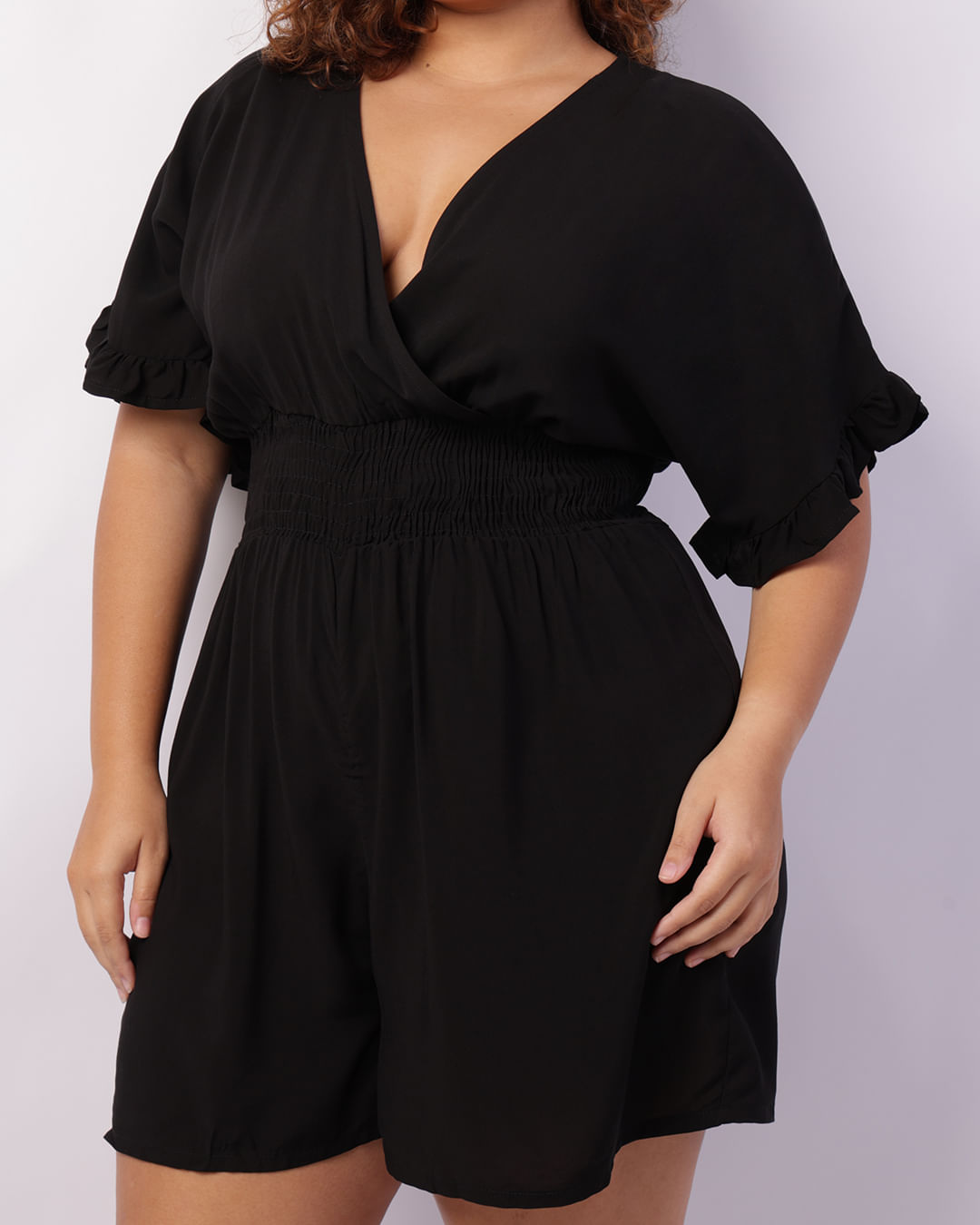 Macaquinho Plus Size Feminino Curto Viscose Preto