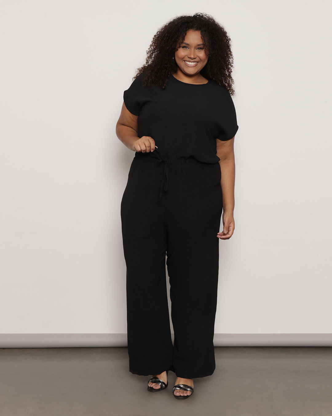 Calça Plus Size Feminina Pantalona Com Cordão Preta