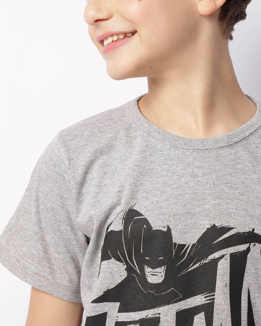 Camiseta Juvenil DC Comics Batman Manga Curta Cinza