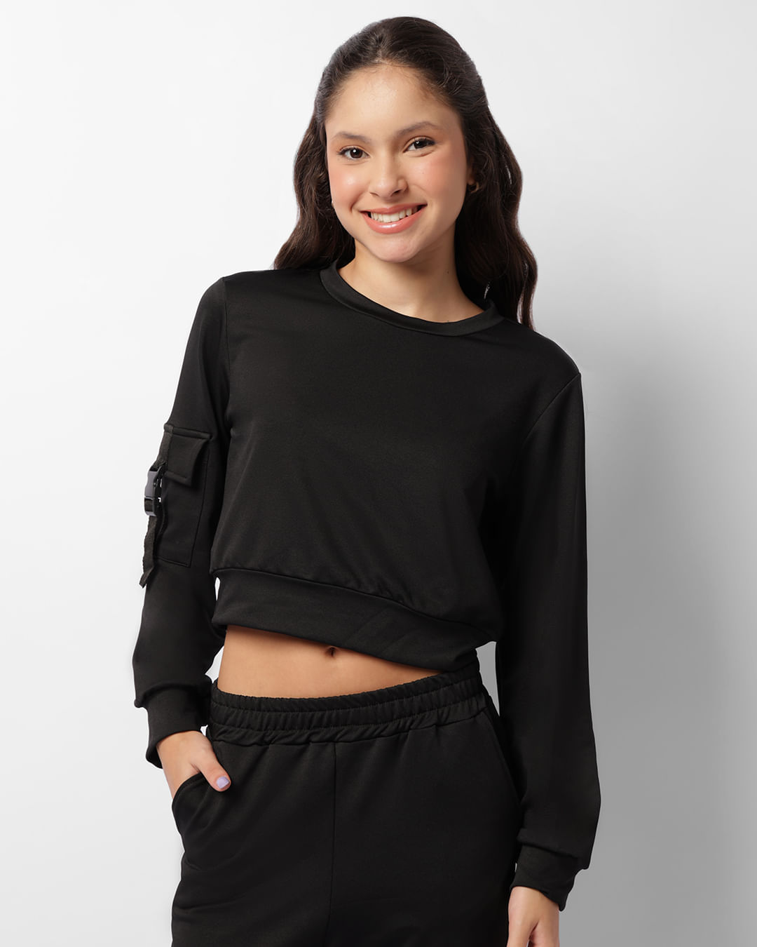 Blusa Juvenil Cropped Manga Longa Helanca  Com Bolso Preta