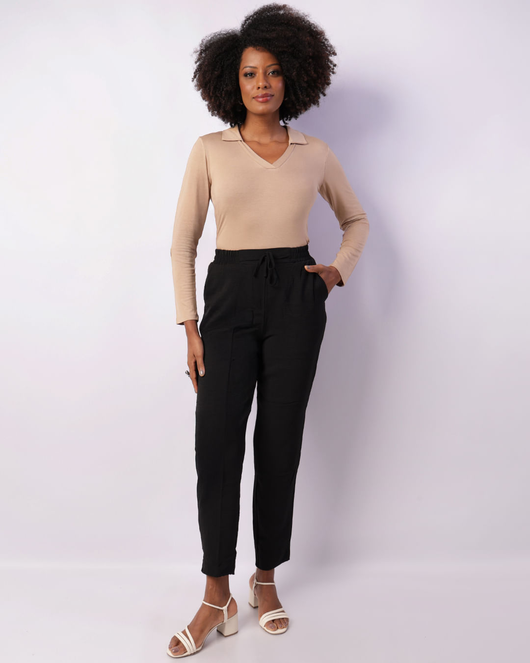 Calça Feminina Reta Com Bolsos Preta