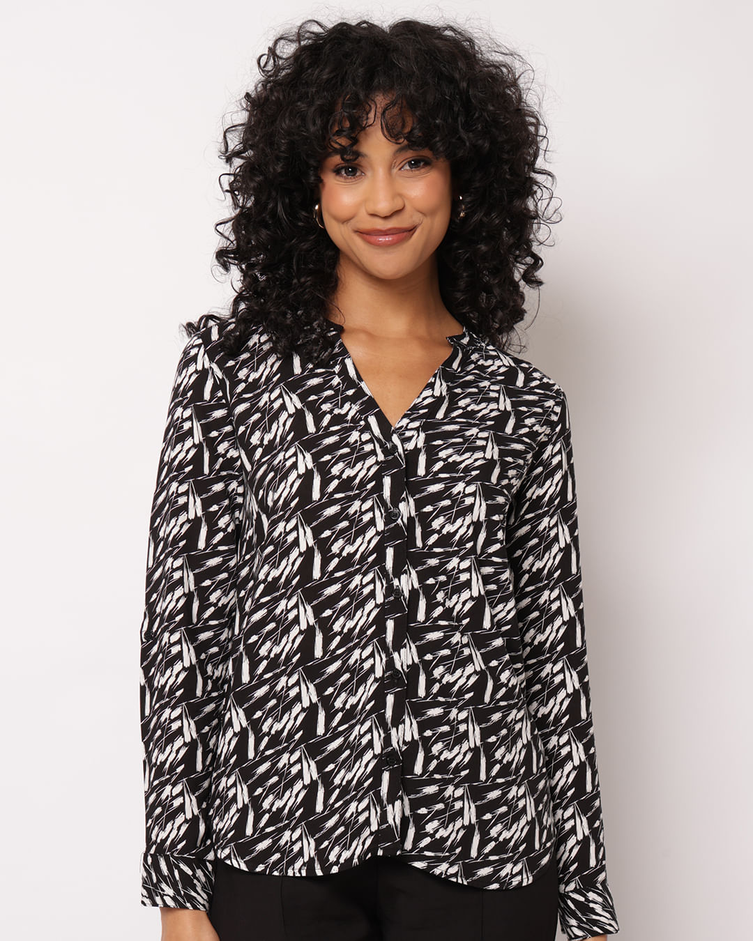 Camisa Feminina Viscose Berry Manga Longa Estampada Preta