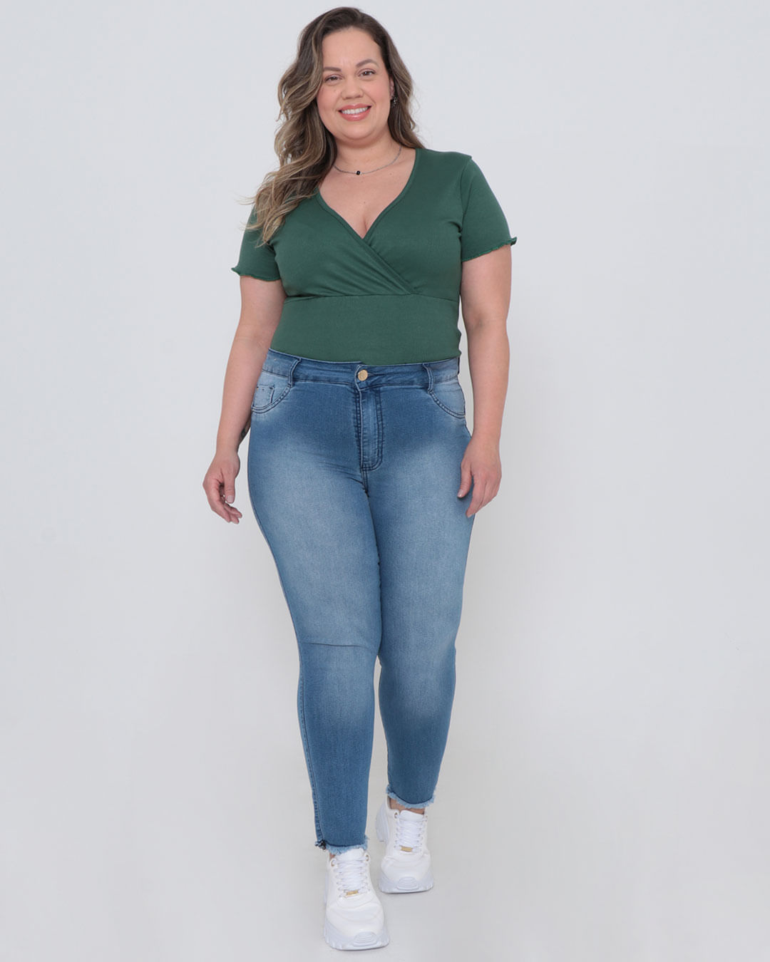 Calça Plus Size Feminina Sarja Reta Preta